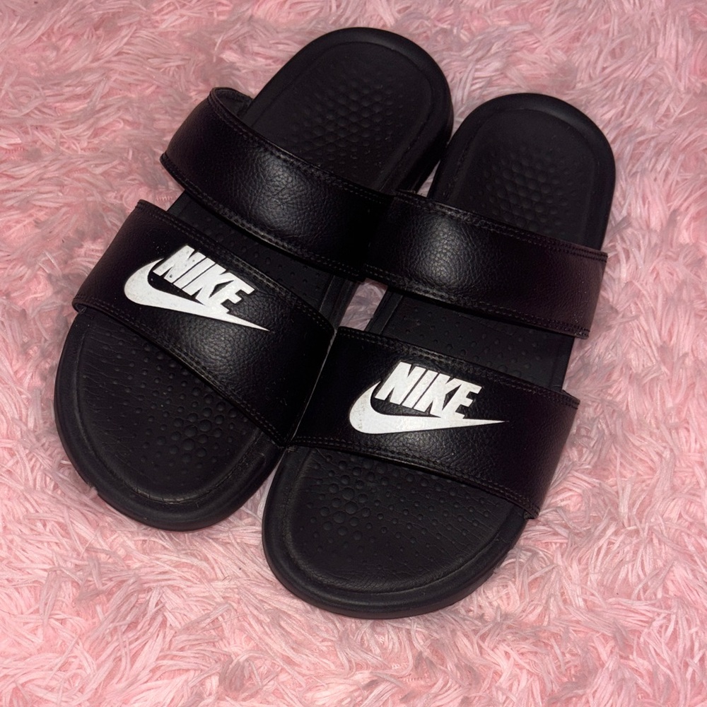 Nike Women’s Benassi Duo Ultra Slide in Black
